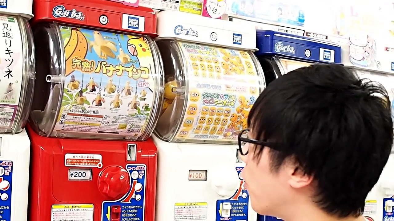 第一回 ガチャガチャでより「おいしそう」な景品を出したら勝ち対決