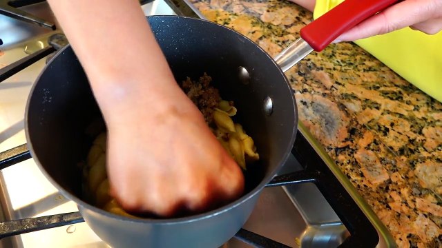 BAD BABY ДЕТИ ПРОТИВ ПАУКА GIANT SPIDER vs Girl Freaky Mommy Toy Freaks Kids Hidden Egg-RDcbbSCxsGE