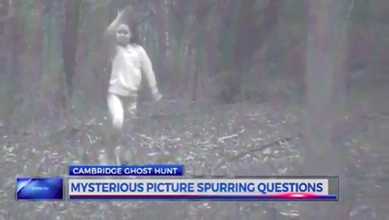 Il aperçoit un fantome alors qu'il fait son footing dans les bois... Flippant