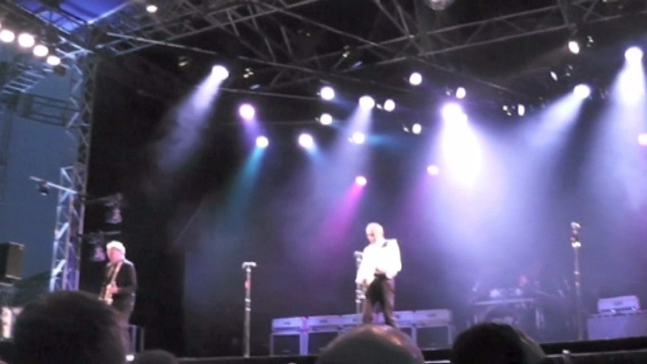 Status Quo Live - Roll Over Lay Down(Rossi,Lancaster,Parfitt,Coghlan) - Kew Gardens Music Festival,London 3-7 2012