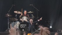 Green Day vuelve a sus orígenes punk y despotrica contra Trump en Chile