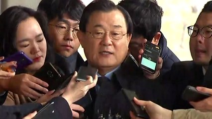 이병기 前 원장 출석...'뇌물' 정황 추궁 / YTN