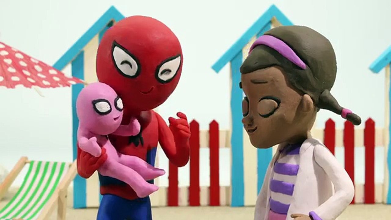 Bloody FROZEN ELSA Superhero Prank Goes Wrong | Superheroes in Real Life Play Doh Stop Motion