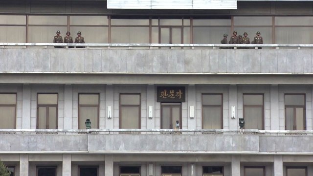 [속보] 총격 부상당한 북한군 귀순...긴급 후송 / YTN