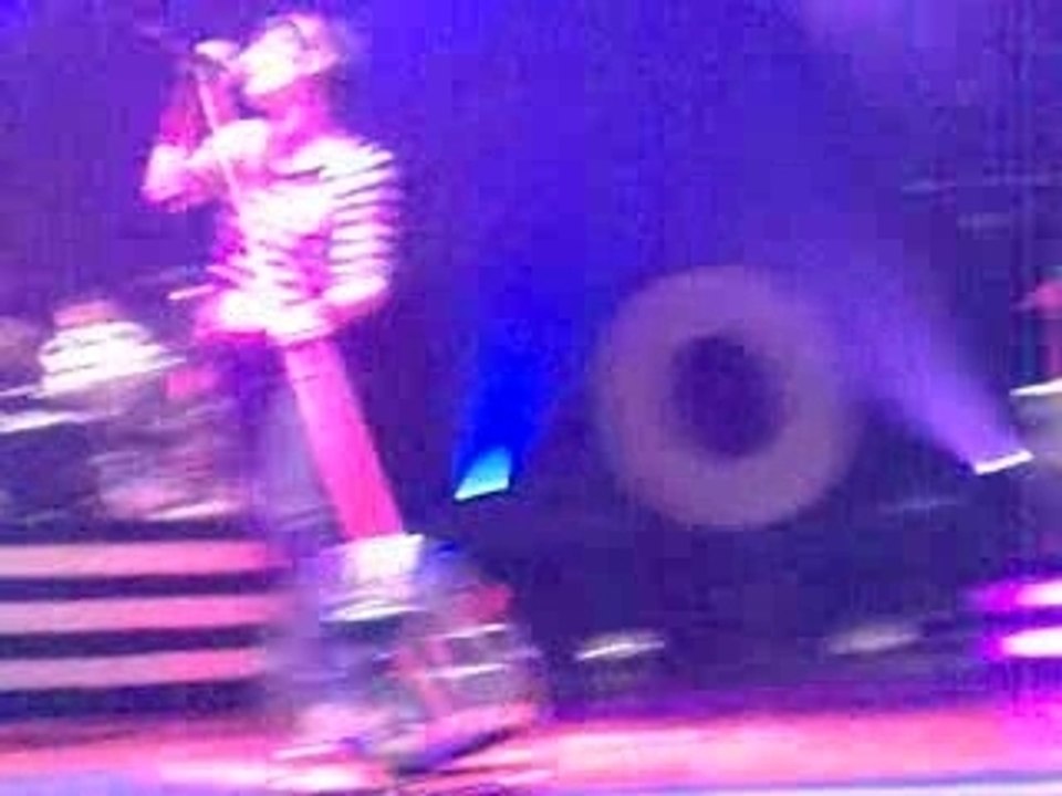 HISTERIE COLLECTIVE + JE RESTE ENCORE SUPERBUS NANCY ZENITH