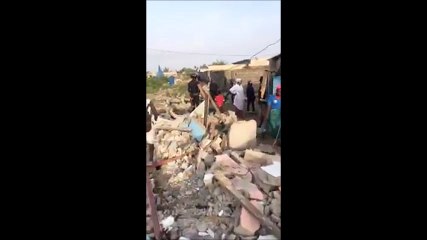 La triste vidéo d'un jeune ivoirien dont la maison a été détruite