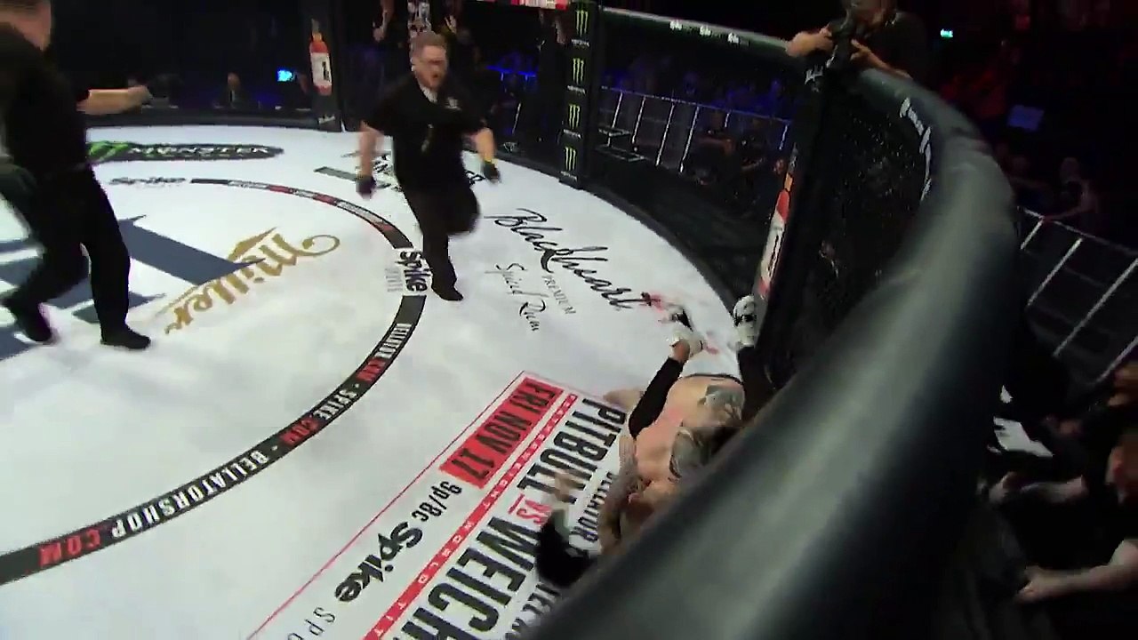 Conor McGregor pête les plombs (2)