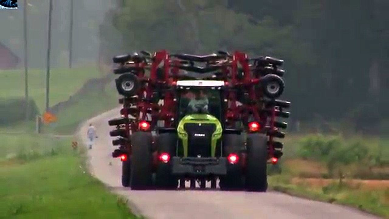 CLASS XERION 5000 DEV TRAKTÖR