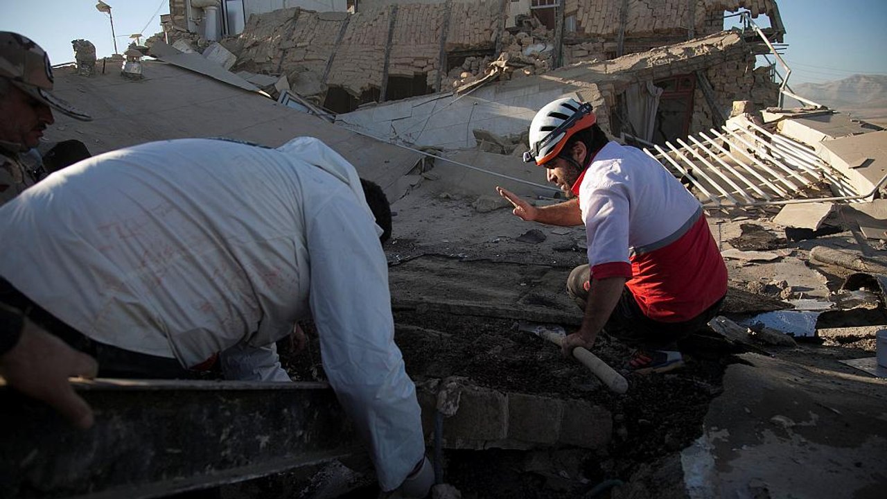 Ιράν - Ιράκ: Ξεπέρασαν τους 300 οι νεκροί από τα 7,3 ρίχτερ