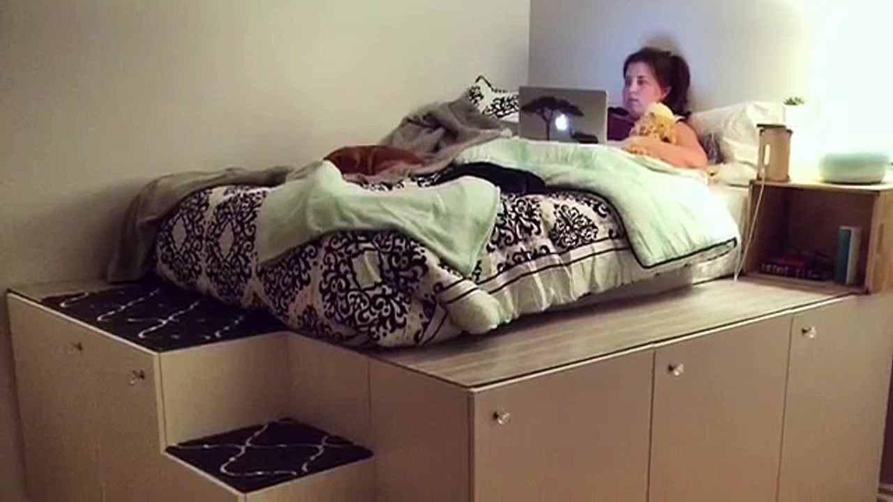 Installer des armoires de cuisine dans une chambre