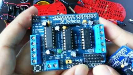 Cómo hacer un robot esquiva obstáculos | Arduino