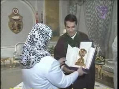Tunisie Le président ben ali accueille une femme voilée 2
