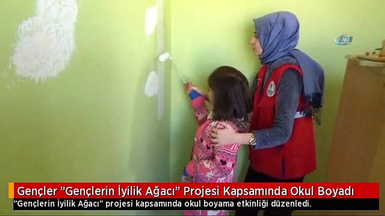 Gençler "Gençlerin İyilik Ağacı" Projesi Kapsamında Okul Boyadı