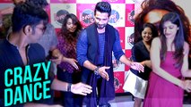 Shahid Kapoor CRAZY DANCE With Fans At Padmavati Promotion At Fever 104 FM