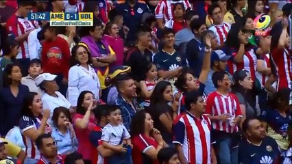 احتفال لاعبة برازيلية بهدفها بطريقة مميزة ومثيرة