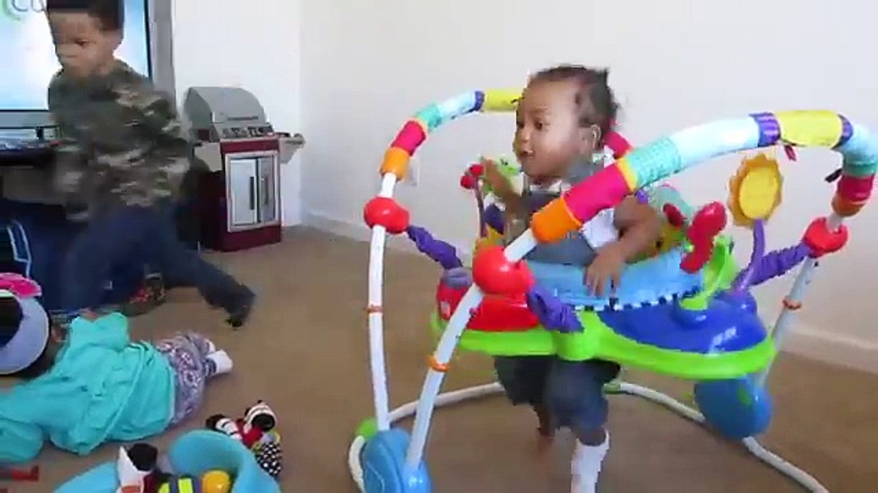 Mommy Needs More Hands !!!