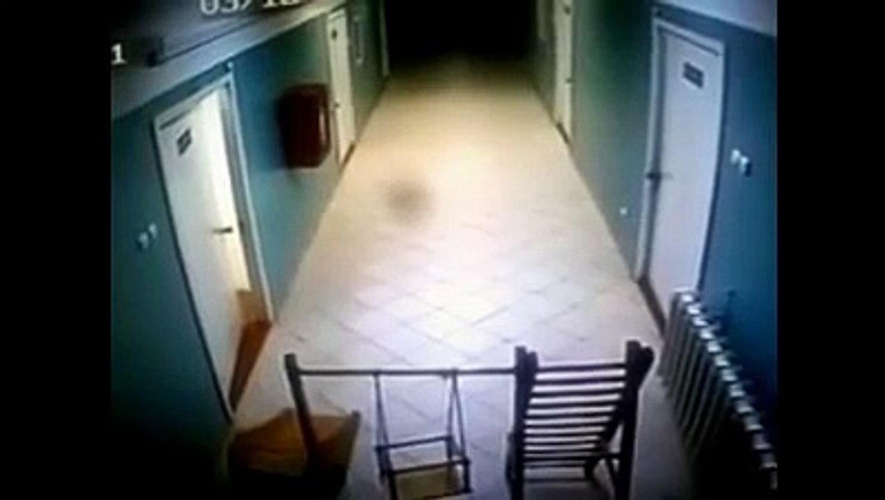 HOROR! Kompilasi Rekaman CCTV dan Kamera Amatir Penampakan Hantu Nyata