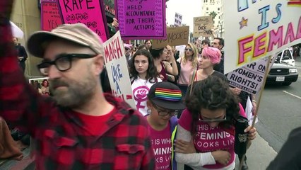 Centenares marchan en Hollywood contra el abuso sexual