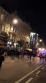Emeutes à Bruxelles : Agression pompiers (vidéo amateur)