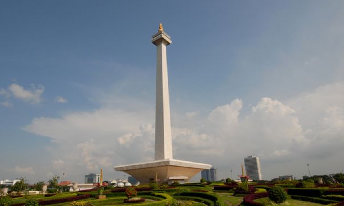Anies Berencana Cabut Larangan Kegiatan Keagamaan di Monas