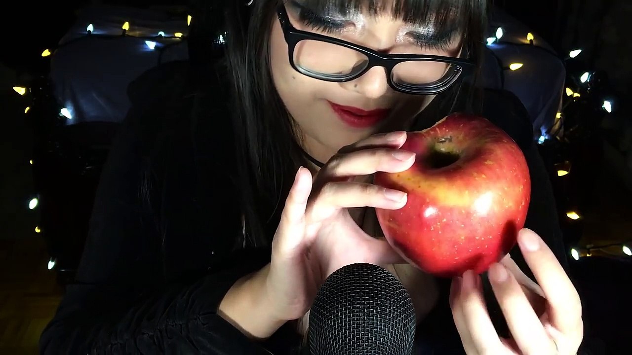ASMR Apple Eating