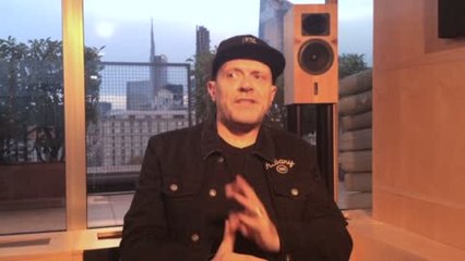 Max Pezzali diventa Indiana Jones nel video di Duri da battere: “Coi Manetti Bros un amore fraterno”