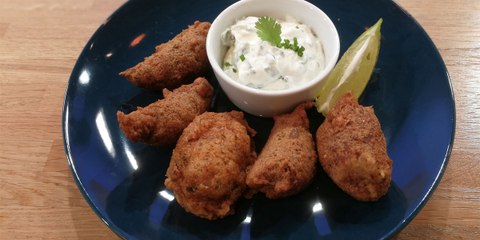 Accras de sardines et sauce yaourt coriandre