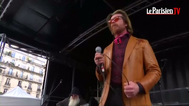 Attentat du 13 novembre : concert improvisé d’Eagles of Death Metal