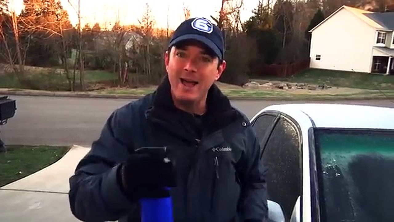 Voici la façon la plus simple et efficace pour déglacer votre pare-brise sans utiliser de grattoir