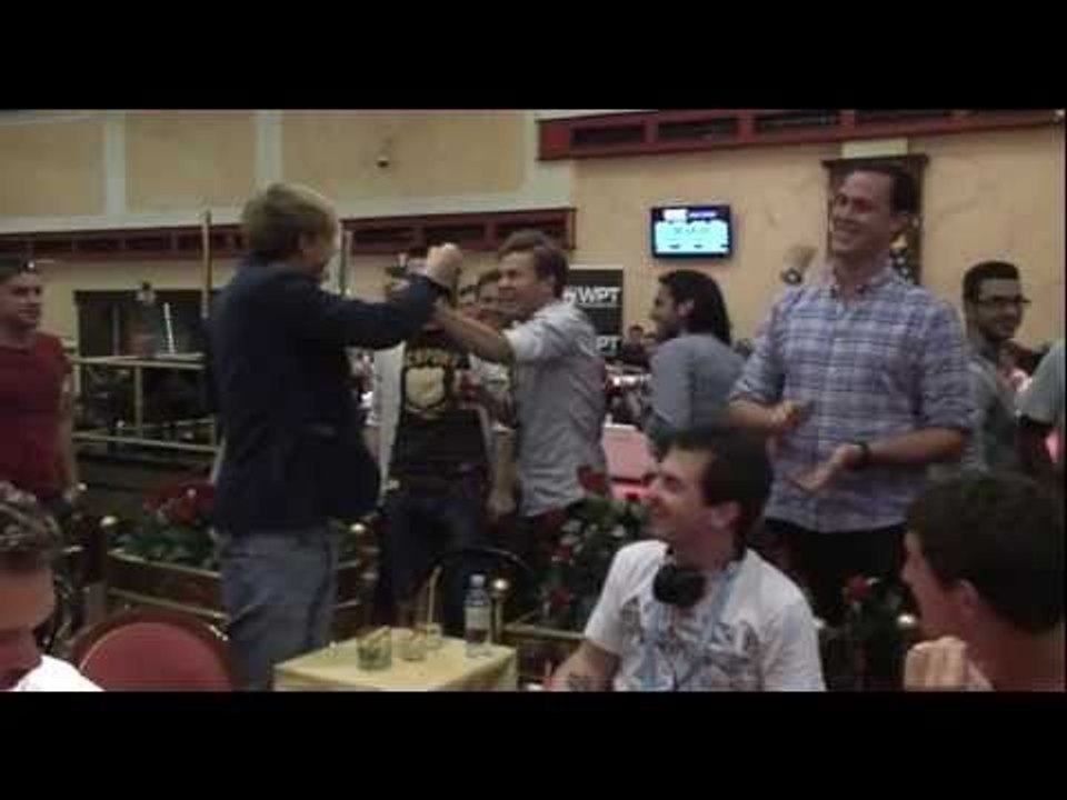 Johannes Korsar sets at the river and stays in the game