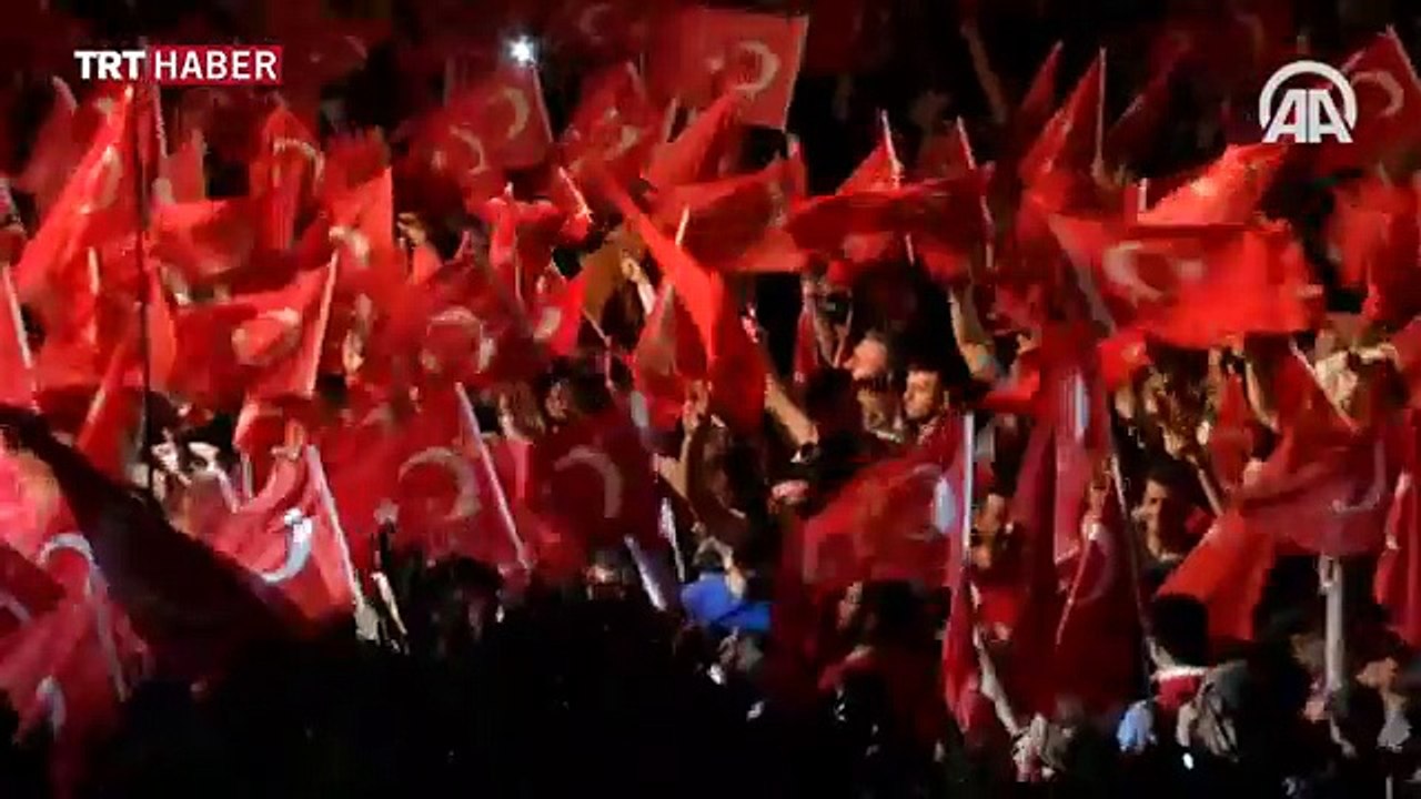 Cumhurbaşkanı Erdoğan'ın alnından öptüğü genç simge oldu