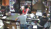 Tussle Ensues During Snatch and Grab Robbery in D.C.