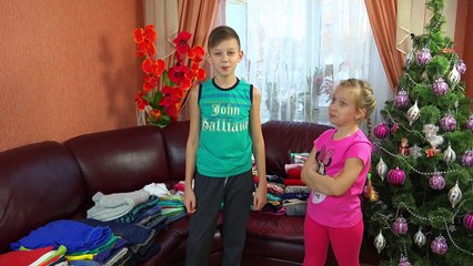 Челлендж 100 Слоёв одежды за 10 минут! Challenge 100 Layers of clothes in 10 minutes!
