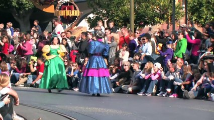 Disneylands new Christmas Fantasy Parade (in HD)