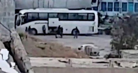 ABD'nin İpliğini Pazara Çıkaracak Görüntüler Yayınlandı! Teröristleri Kendi Elleriyle Kaçırmışlar