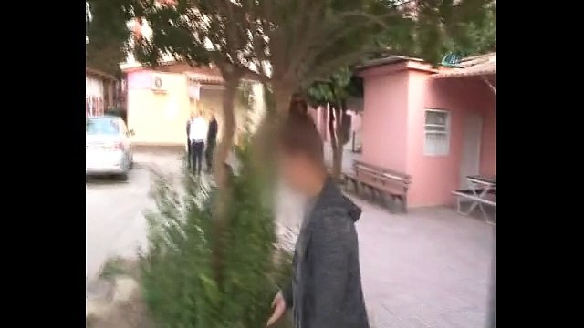 Eşini 2 saat boyunca kemerle dövdü