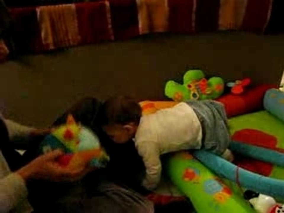 Camille joue au ballon