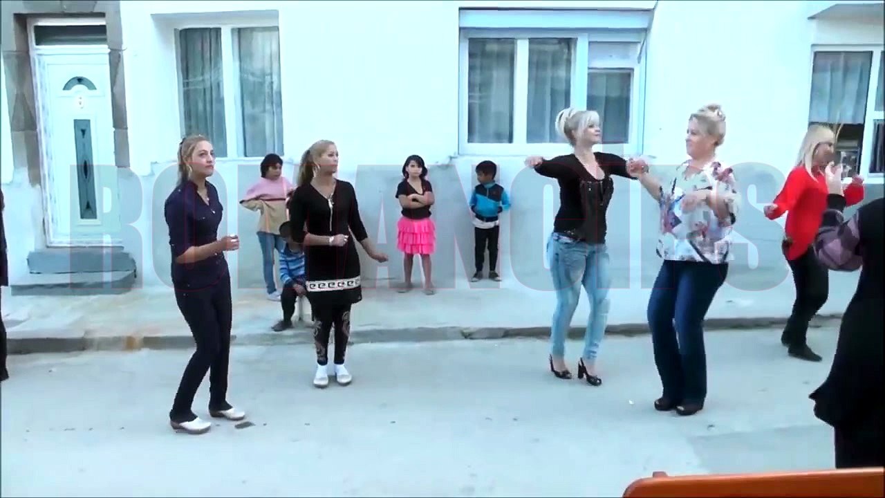 Trakyalı SArışın Kızlardan Ritim Şov Romancips