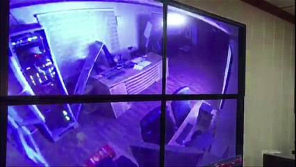 Zehntausende Iraner verbringen die Nacht im Freien