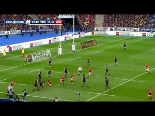 Brice Dulin dancing feet gets him out of trouble!  | RBS 6 Nations