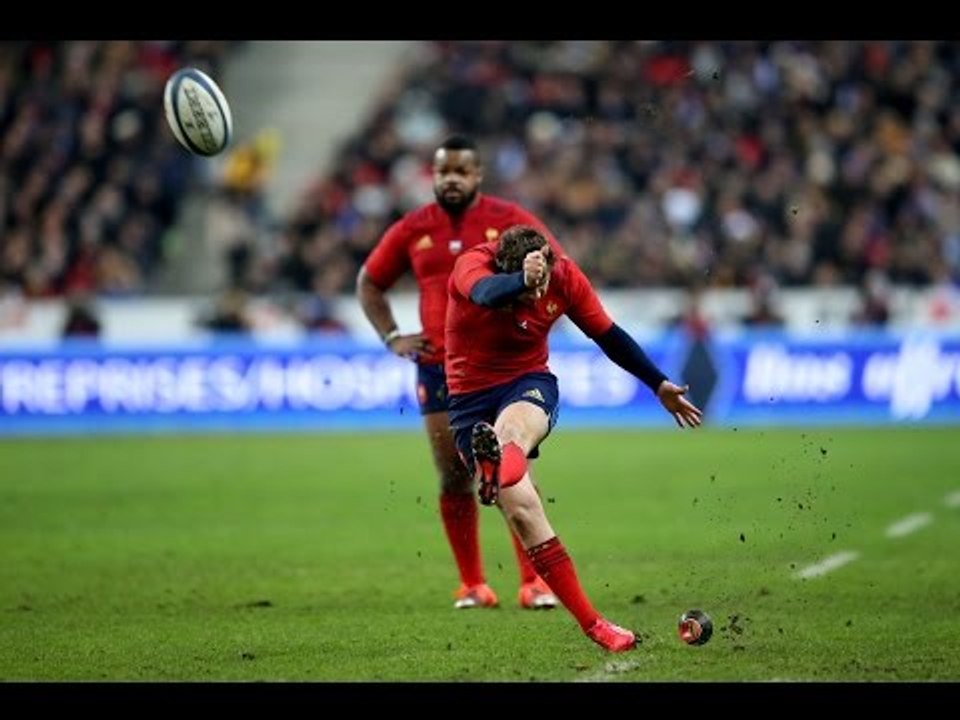Camille Lopez kicks fourth penalty as Scotland throw the ball away, France v Scotland, 07th Feb 2015