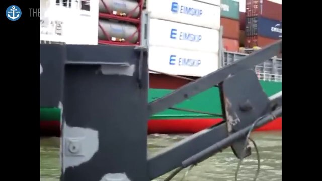 Collisions impressionnantes entre bateaux, paquebots et navires en pleine mer !