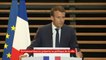 Dans "nombre de territoires en difficulté", la radicalisation "s'est installée parce que la République a démissionné", dit Emmanuel Macron.