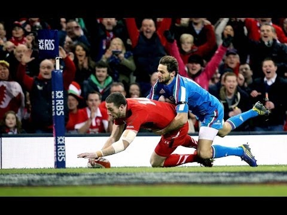 Cuthbert collects kick ahead to score first try of 2014 RBS 6 Nations