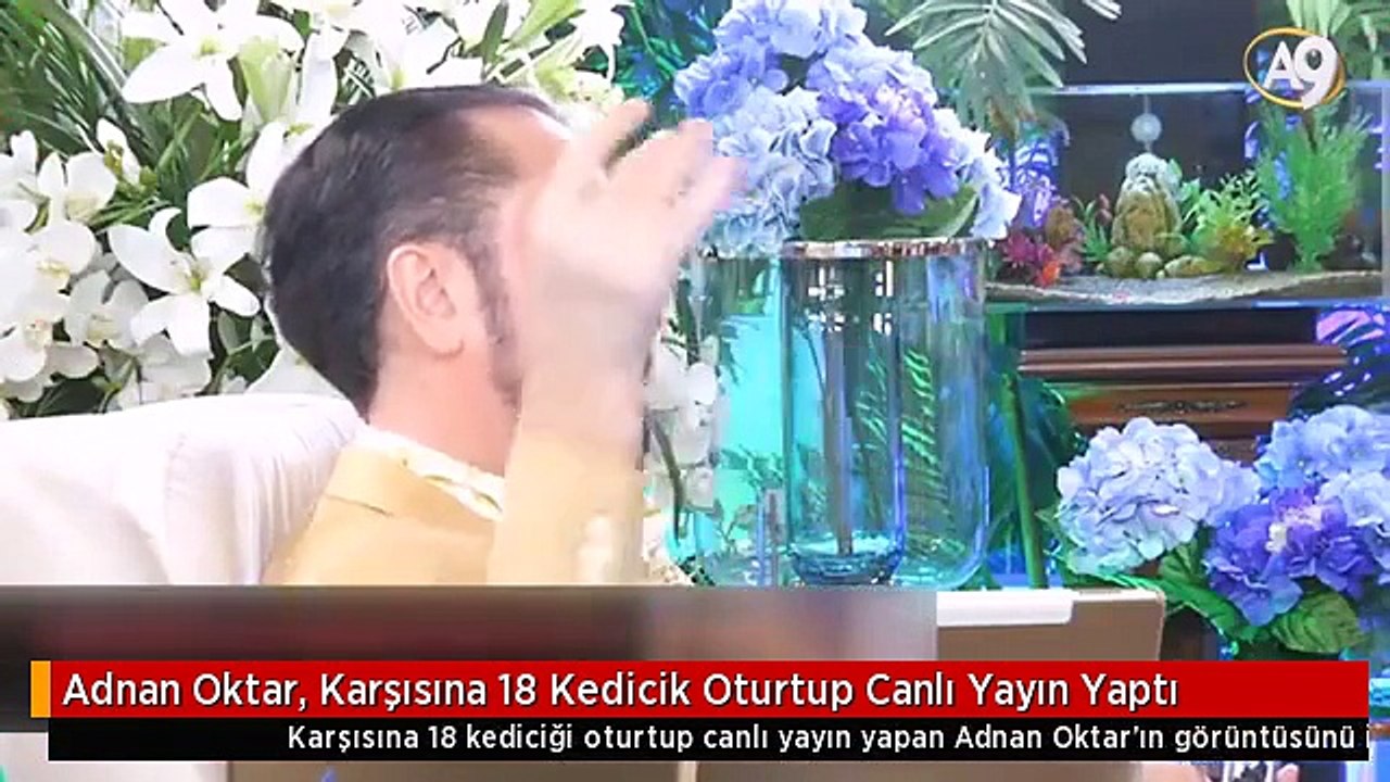 Adnan Oktar, Karşısına 18 Kedicik Oturtup Canlı Yayın Yaptı
