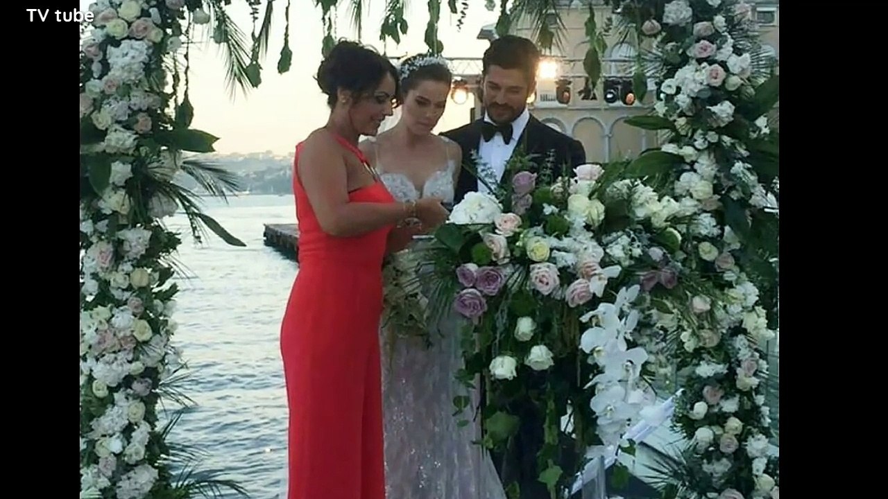 Yılın Düğünü ! Fahriye Evcen ve Burak Özçivit in düğün töreni