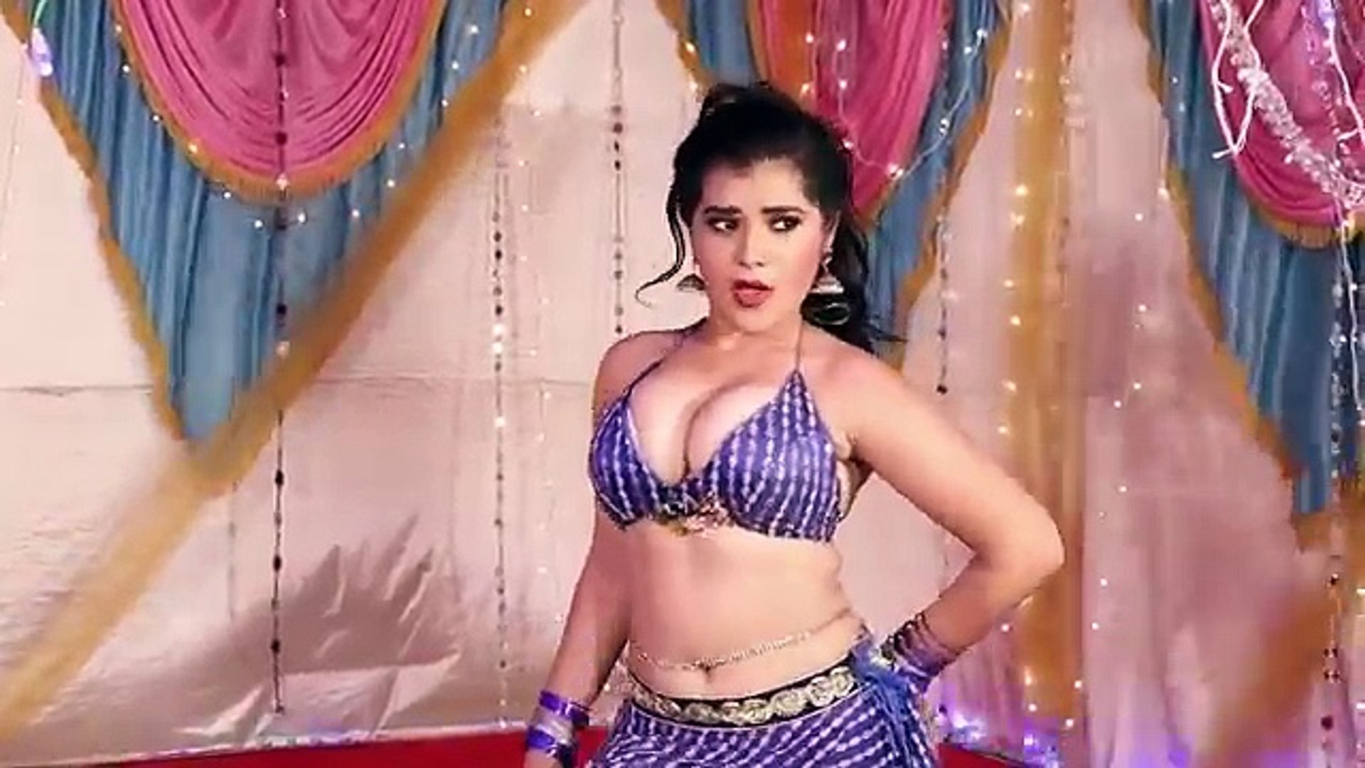 पीपर के पाती ।''PIPAR KE PATI LETEST HOT BHOJPURI ITEM SONG 2017 HD - video  Dailymotion