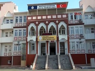 'OKUL MÜDÜRÜ 10 KASIM'DA ŞARKI EŞLİĞİNDE OYNADI' İDDİASI