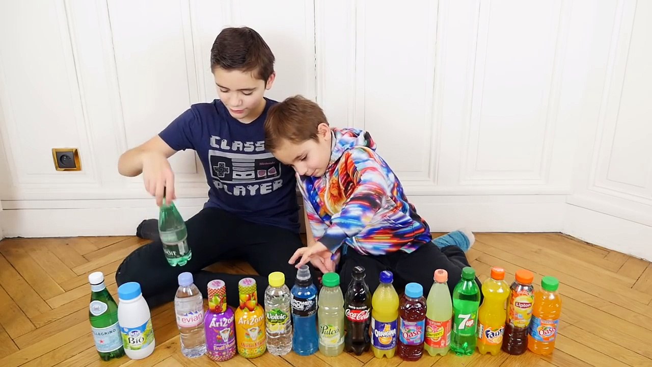 EXTRÊME SODA WATER BOTTLE FLIP CHALLENGE - Battle Néo VS Swan