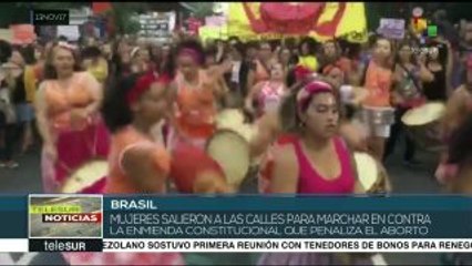 Video herunterladen: Miles de mujeres protestan contra la penalización del aborto en Brasil